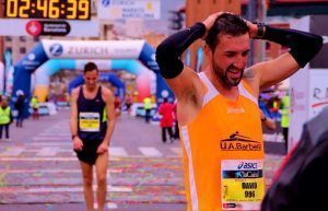 Uno de nuestros Runners corriendo Maraton Barcelona 2013